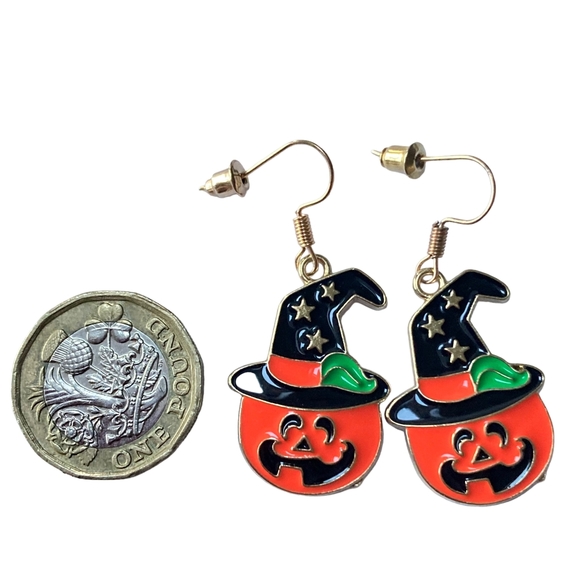 BNWT Halloween Pumpkin with Witch Hat Earrings - Festive and Spooky Chic - Picture 3 of 5